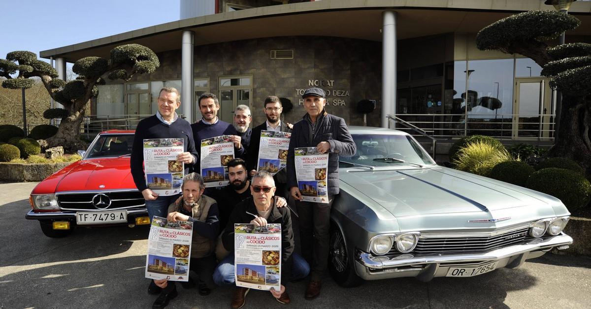 La XII Ruta de Clásicos do Cocido fue presentada ayer en la entrada del Hotel Torre do Deza de Lalín. | BERNABÉ/JAVIER LALÍN