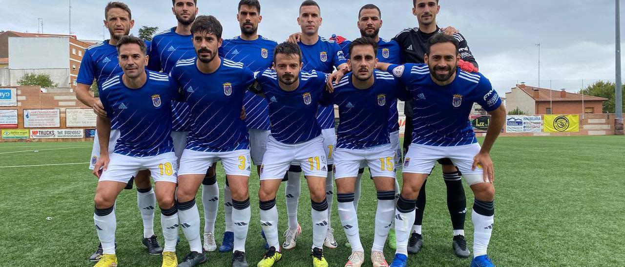 Equipo inicial del Badajoz este domingo.