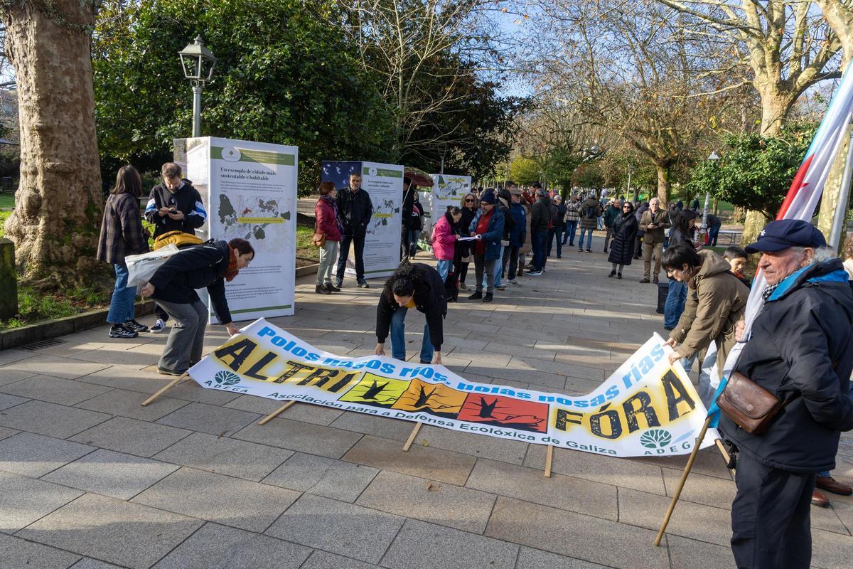 Manifestación en Santiago en contra del proyecto de Altri en Palas de Rei: así está transcurriendo Manifestación en Santiago en contra del proyecto de Altri en Palas de Rei: así está transcurriendo