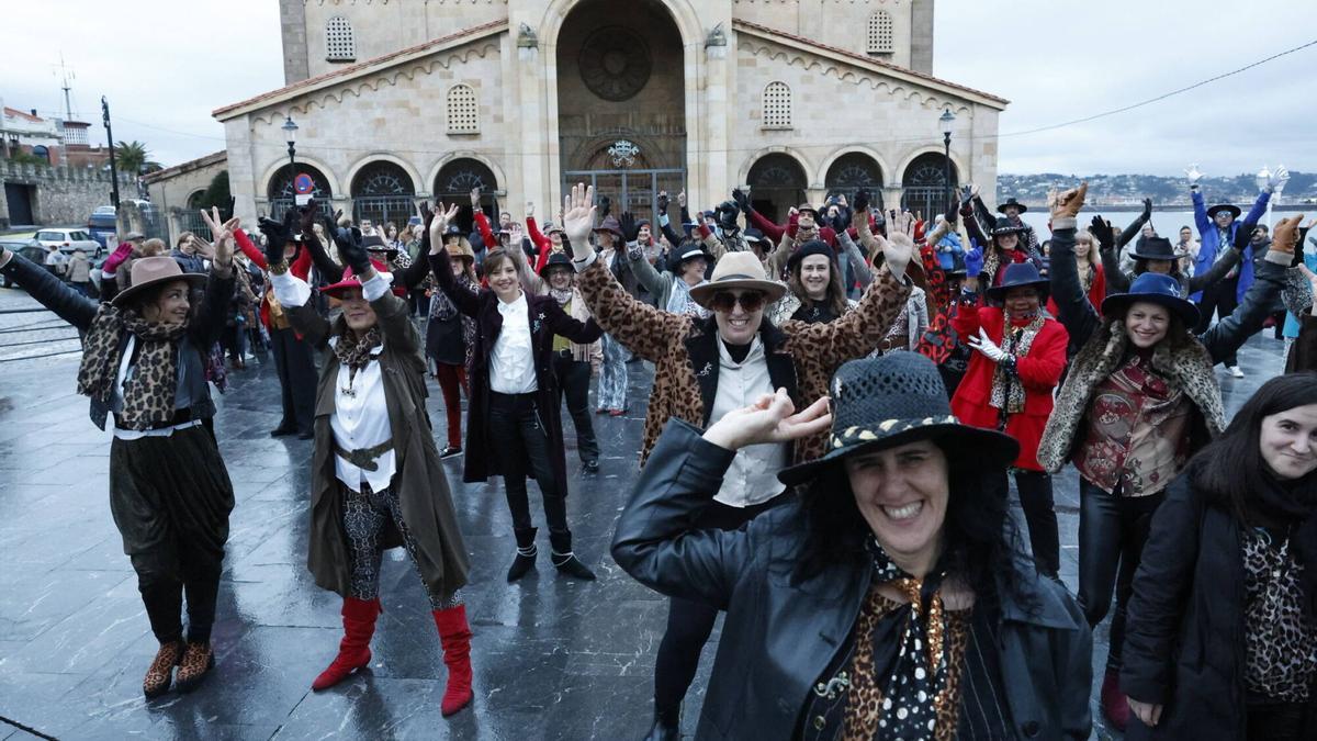 Gijón baila embrujado por Tino Casal: el curioso homenaje por su 75.º ...