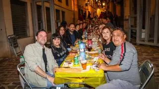 Búscate en la galería de fotos del tradicional Sopar de Fira en Onda