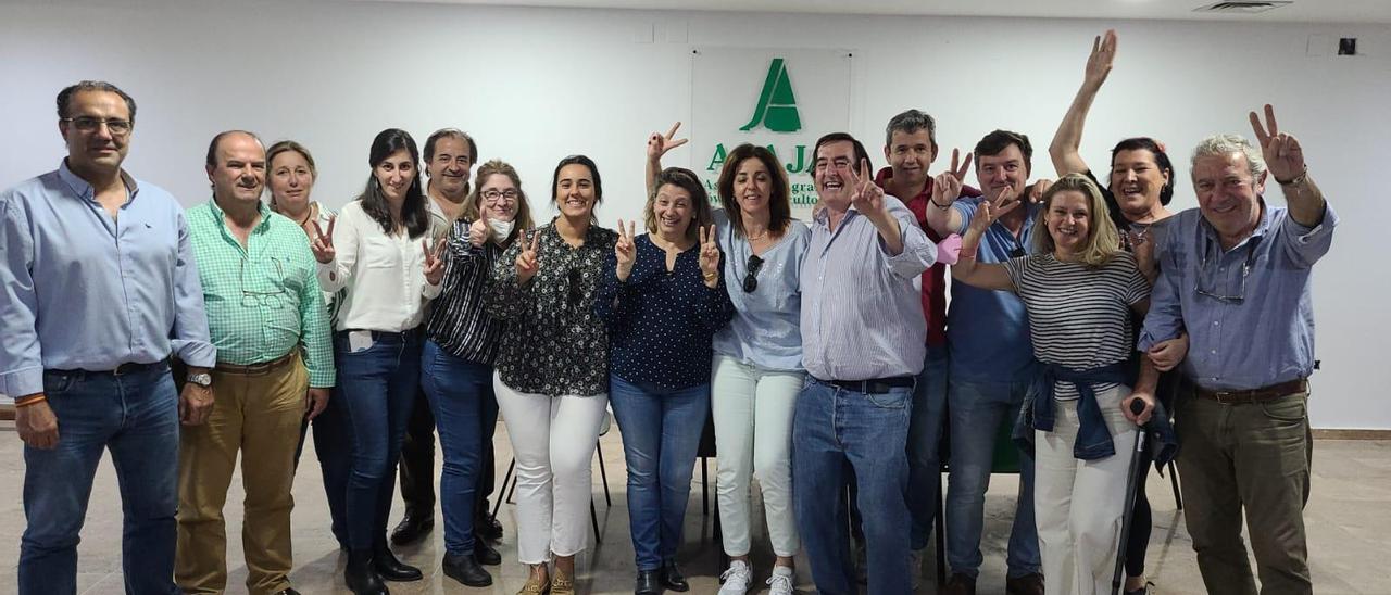 Miembros de Asaja Extremadura en su sede, tras conocer la victoria de esta noche.