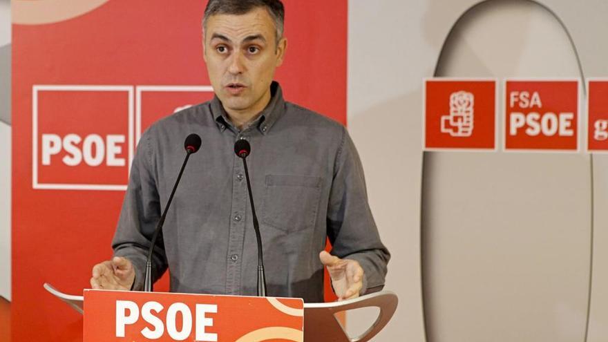 Ivan Fernández Ardura, en la sede del PSOE de Gijón.