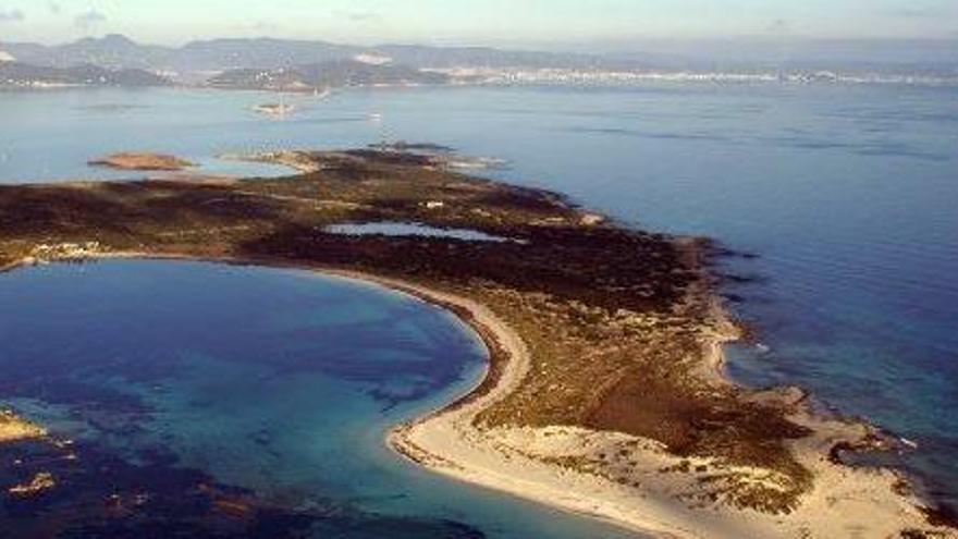 Vista aérea del islote de s&#039;Espalmador adquirido en abril por la familia Cigrang.