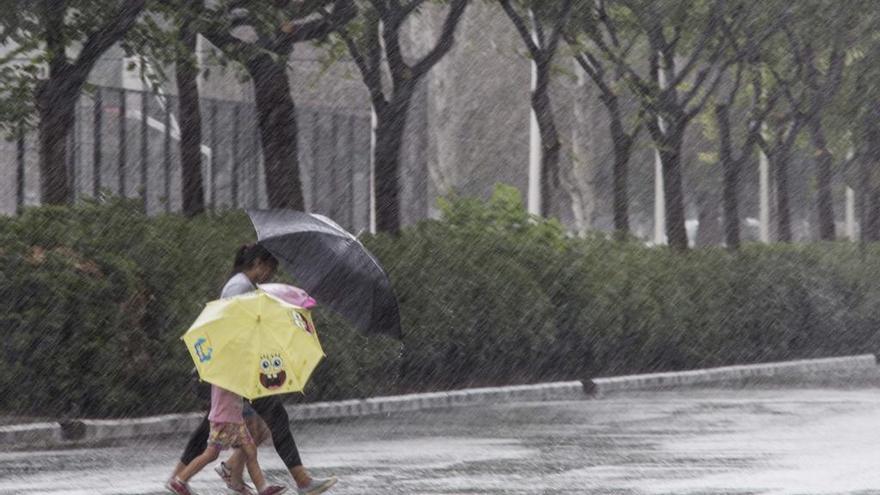 El calor da paso a tormentas y lluvias muy fuertes en Valencia