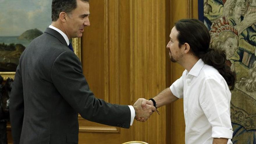 Pablo Iglesias traslada al Rey su intención de formar Gobierno con PSOE e IU