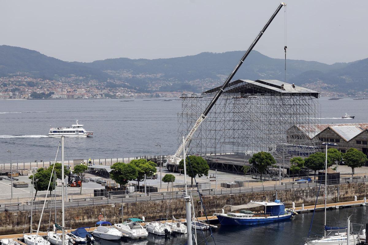 Montaje del festival Galicia Fest en el muelle de Trasatlánticos.