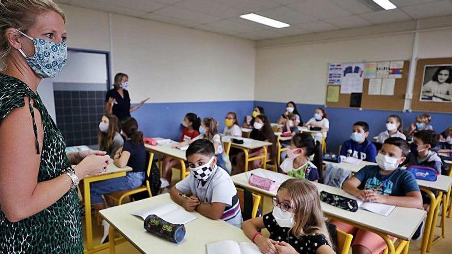 Baixen a 603 els grups escolars confinats  i a 14.230 les persones en quarantena