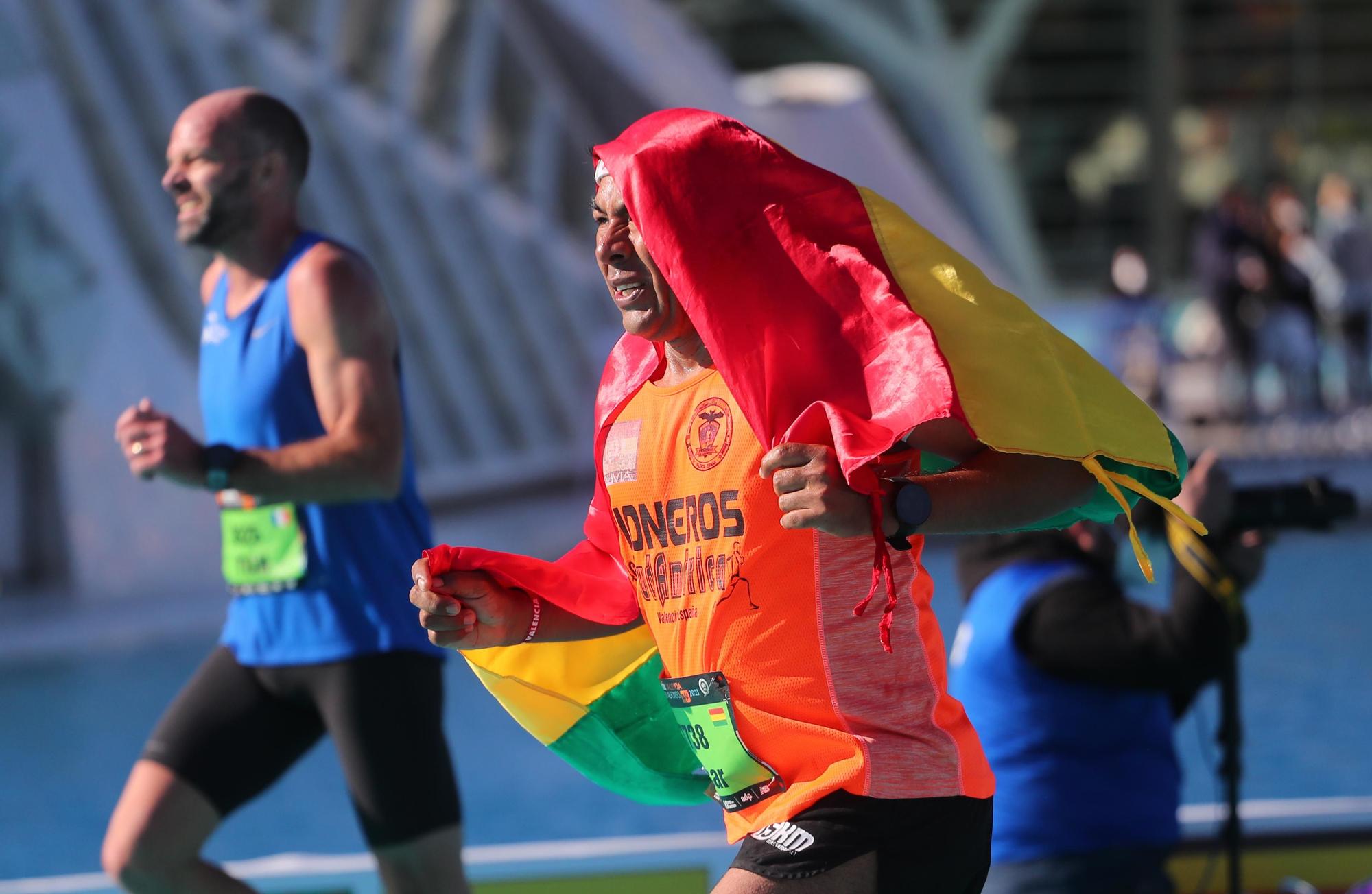 ¡Busca tu foto! Llegada del Maratón Valencia 2021