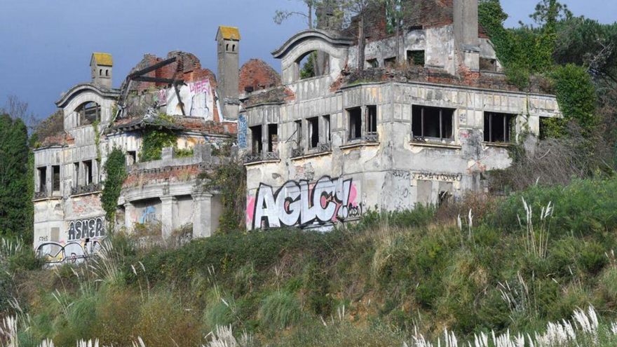 Vista de las casas Bailly y su entorno, en O Seixal. | Víctor Echave
