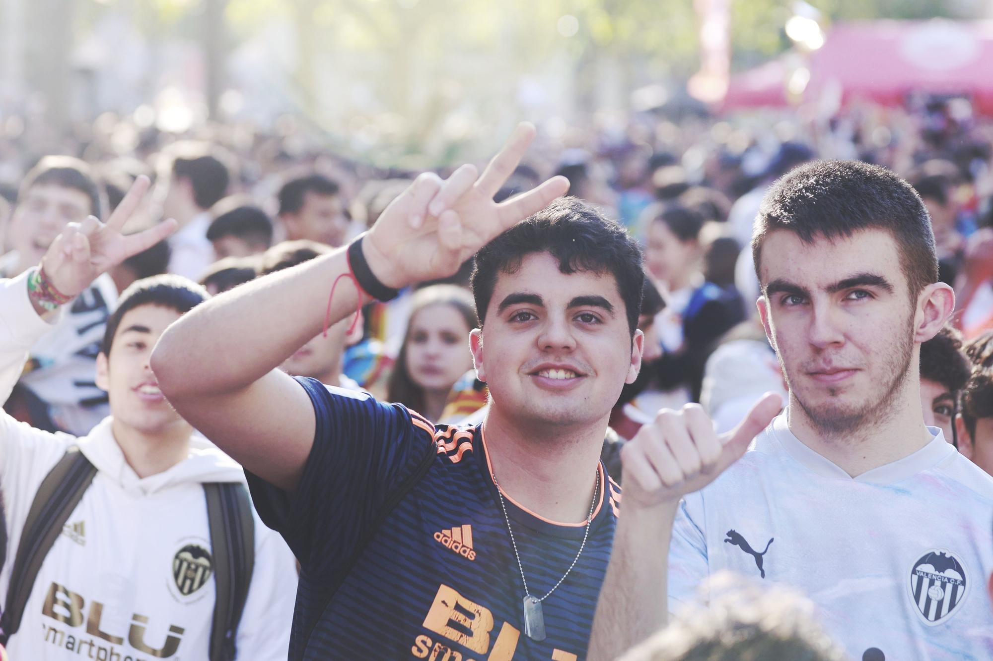 Mestalla es una fiesta en las horas previas a la final