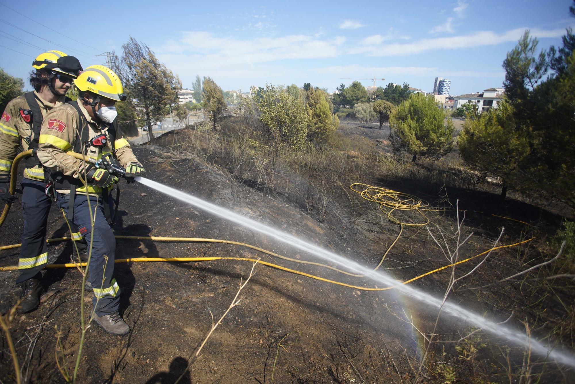 Incendi a Calonge: petit ensurt prop de la piscina