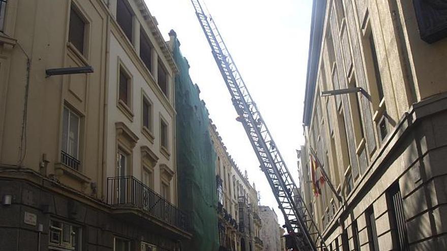 Desprendimiento del techo de un edificio en Santa Clara