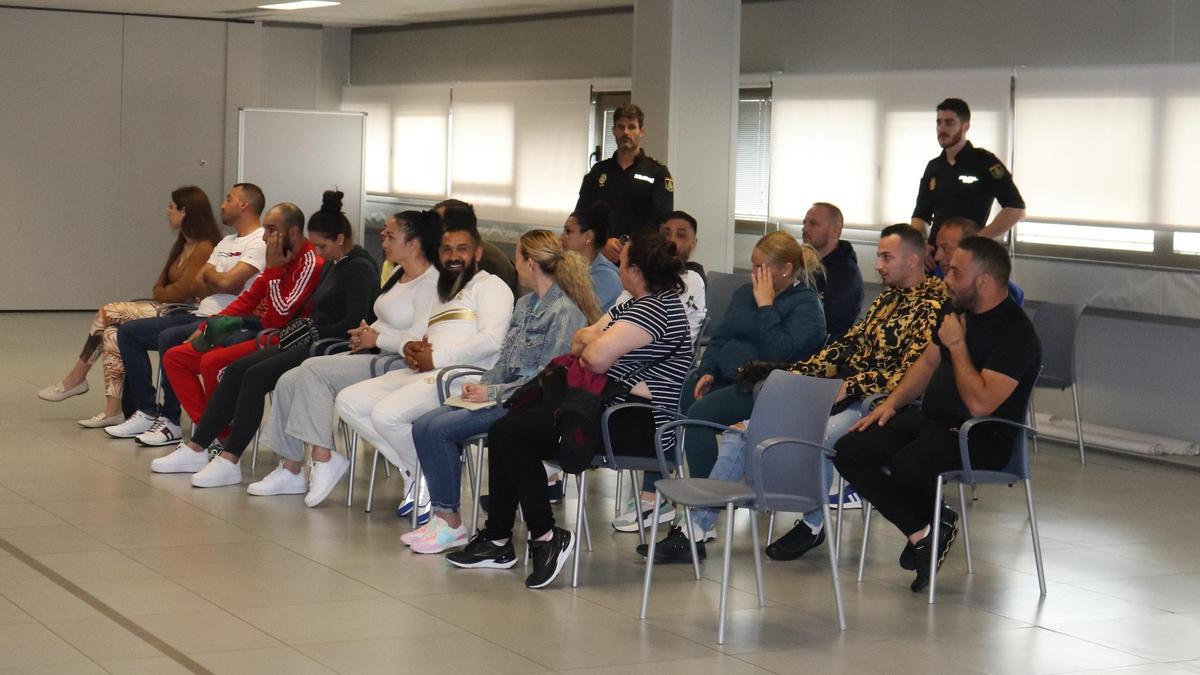 Los acusados por tráfico de drogas en la Alquerieta de Alzira.