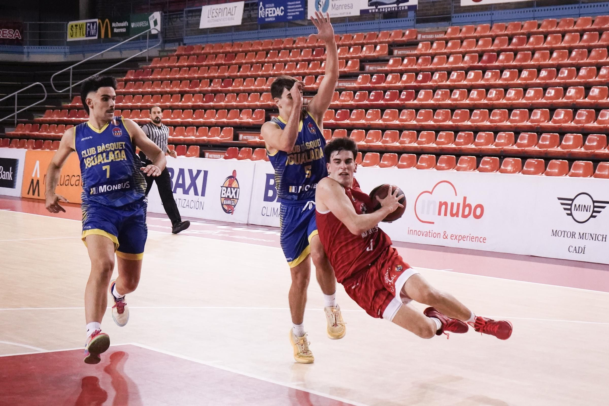 Totes les imatges del Bàsquet Manresa B - Cadí