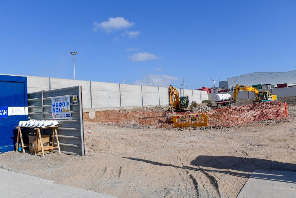 Colocación de la primera piedra de la nueva nave de la empresa Snack