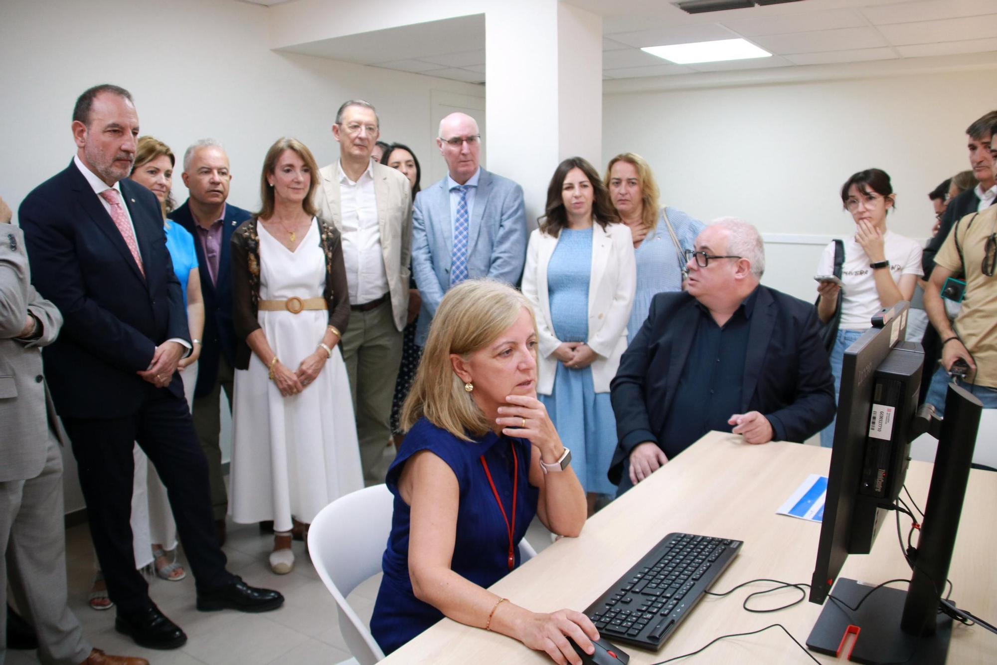 El conseller Espadaler presenta el nuevo Registro Civil de Tarragona.