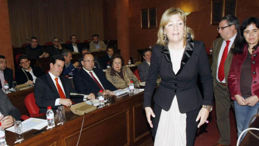 Mari Paz Hurtado, presidenta de la comisión de Comercio Exterior, ayer con las empresas.