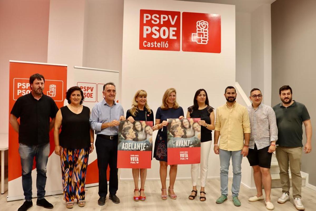 Los candidatos socialistas por Castellón y cargos del partido, este jueves en la sede del PSPV de Castelló