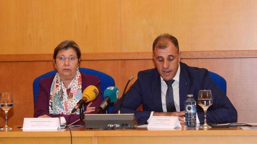 La conselleira de Mar, Rosa Quintana, y el presidente de Mexillón de Galicia, Francisco Alcalde.