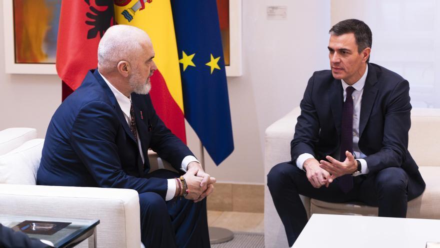 Sánchez elogia los avance de Albania para adherirse a la UE