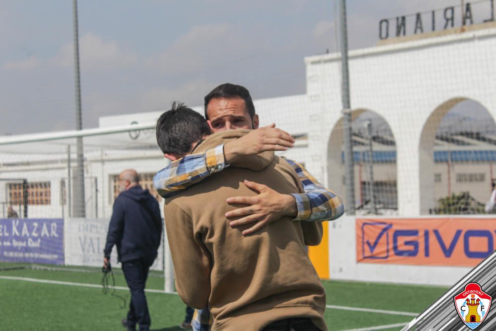 Lágrimas en la despedida oficial del Ontinyent CF en El Clariano