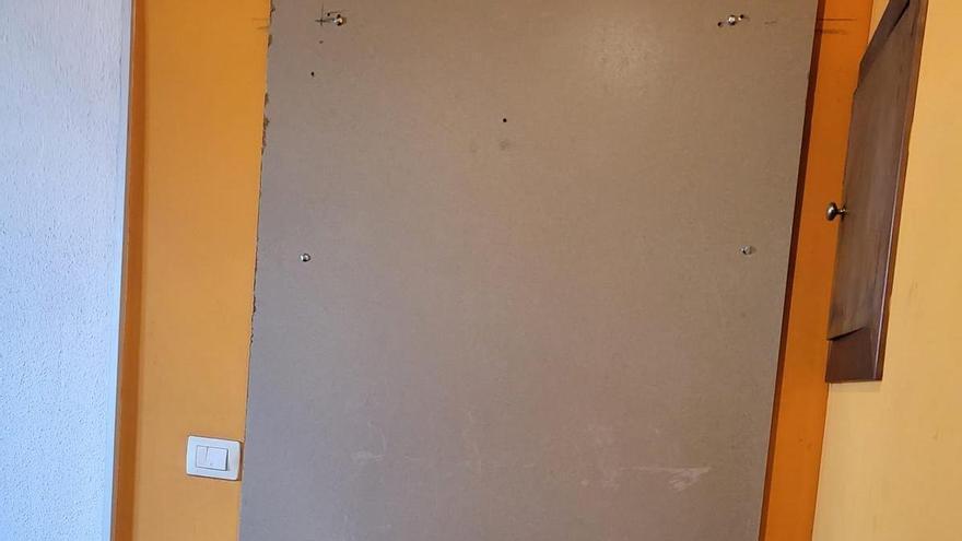 Los vecinos respiran: tapian la segunda vivienda de Nueva que había tomado un okupa