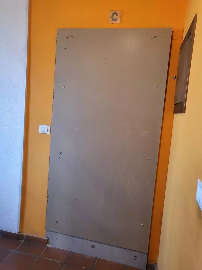 Los vecinos respiran: tapian la segunda vivienda de Nueva que había tomado un okupa