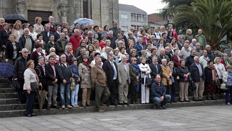 Lalín acogió ayer a más de dos centenares de personas de la romería anual de casinos de Galicia.