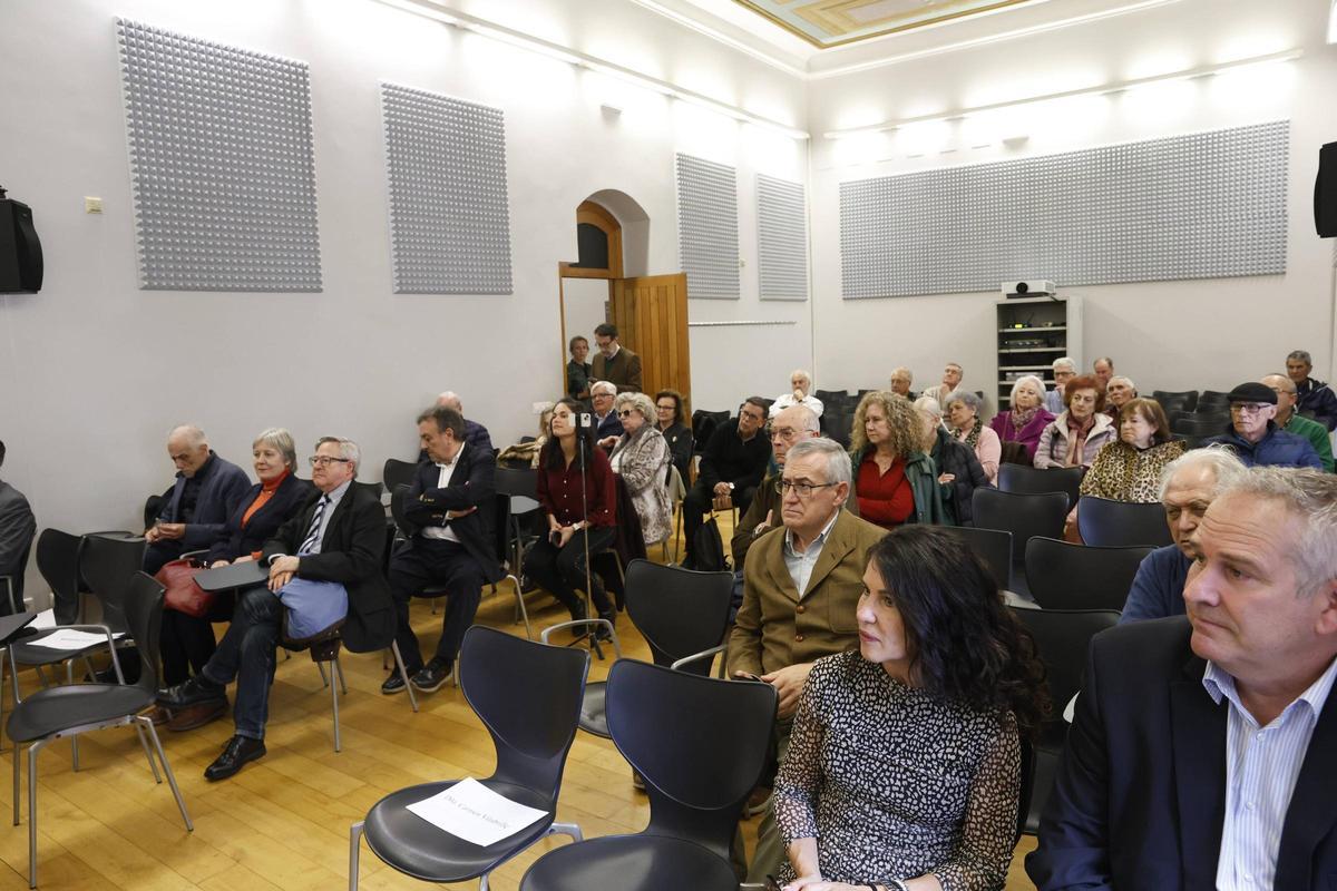 José Luis García Delgado, patrono de honor del Foro Jovellanos (en imágenes)