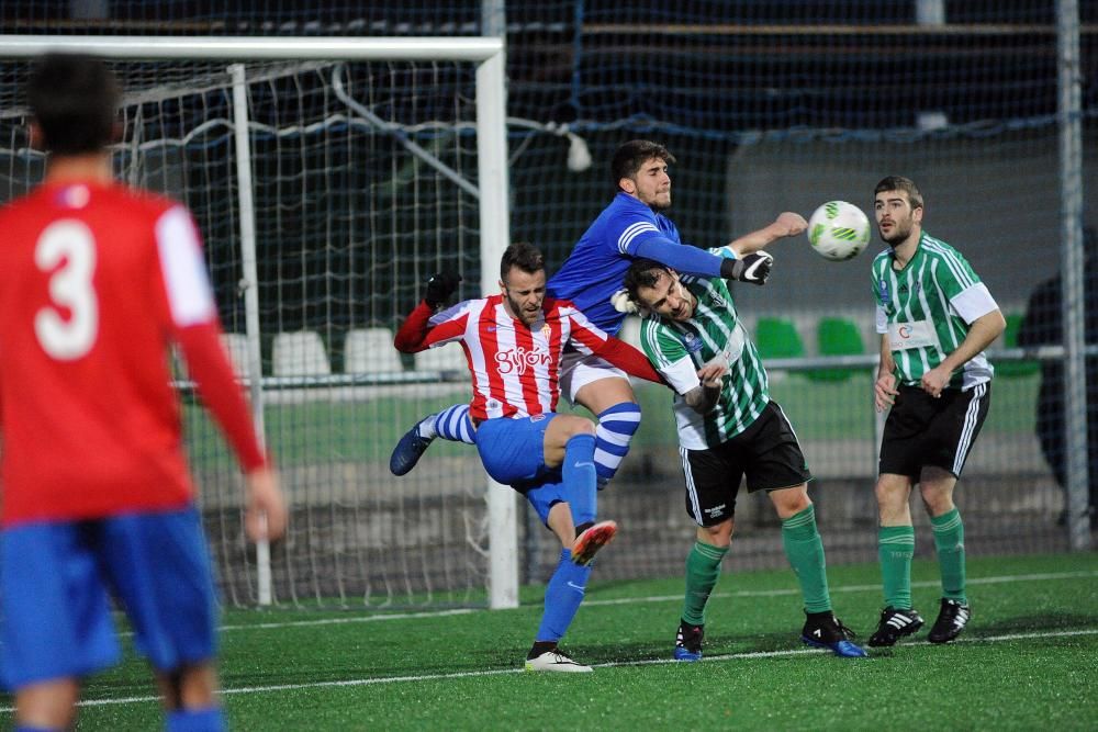 Fotos del partido entre el Lenense y el Sporting B