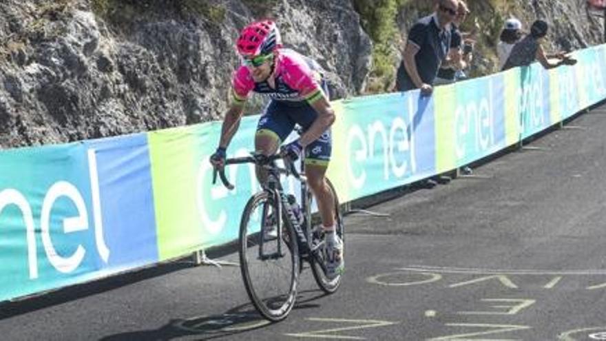 Ulissi llueix el seu coratge i Dumoulin torna al rosa