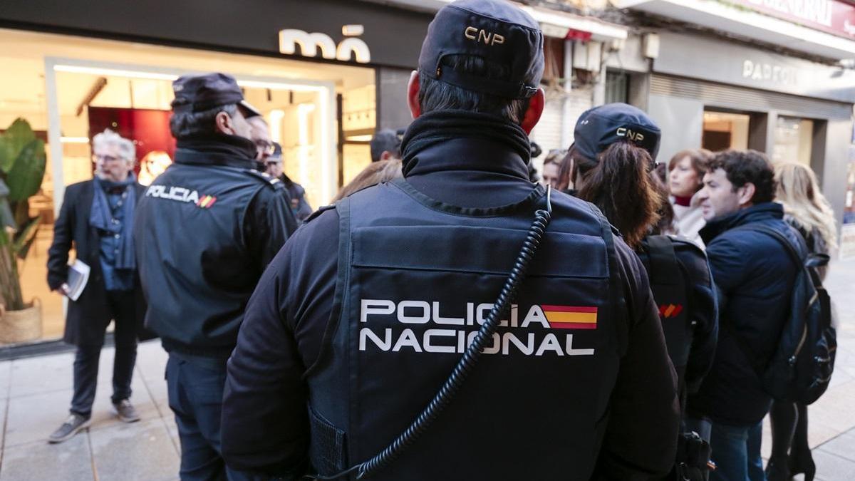 La Policía Nacional reforzará esta Navidad su presencia en las calles de  Mérida - El Periódico Extremadura