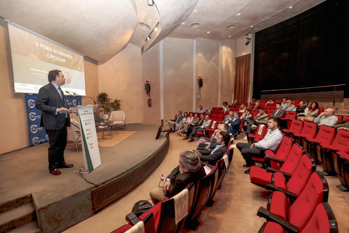 Alejandro Sáenz de San Pedro, conseller de Empresa, Autónomos y Energía.