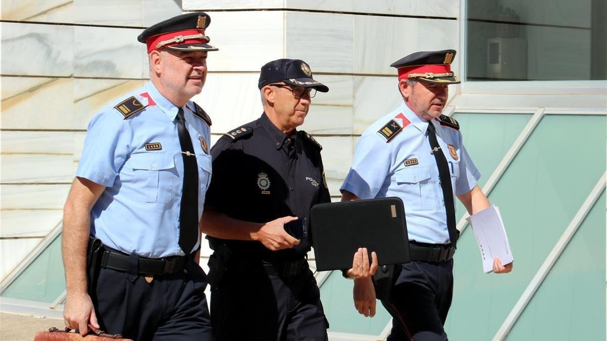 El comisario jefe de la Policía Nacional y los responsables de los Mossos acuden a la reunión convocada por el Fiscal de Lleida.