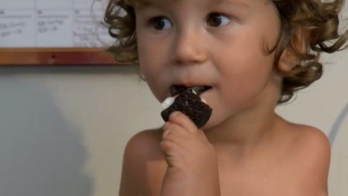 Niño discriminado en un restaurante