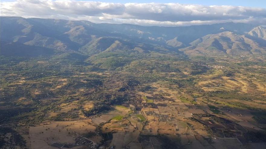 Desactivan el nivel 1 de peligrosidad en el incendio de Villanueva de la Vera