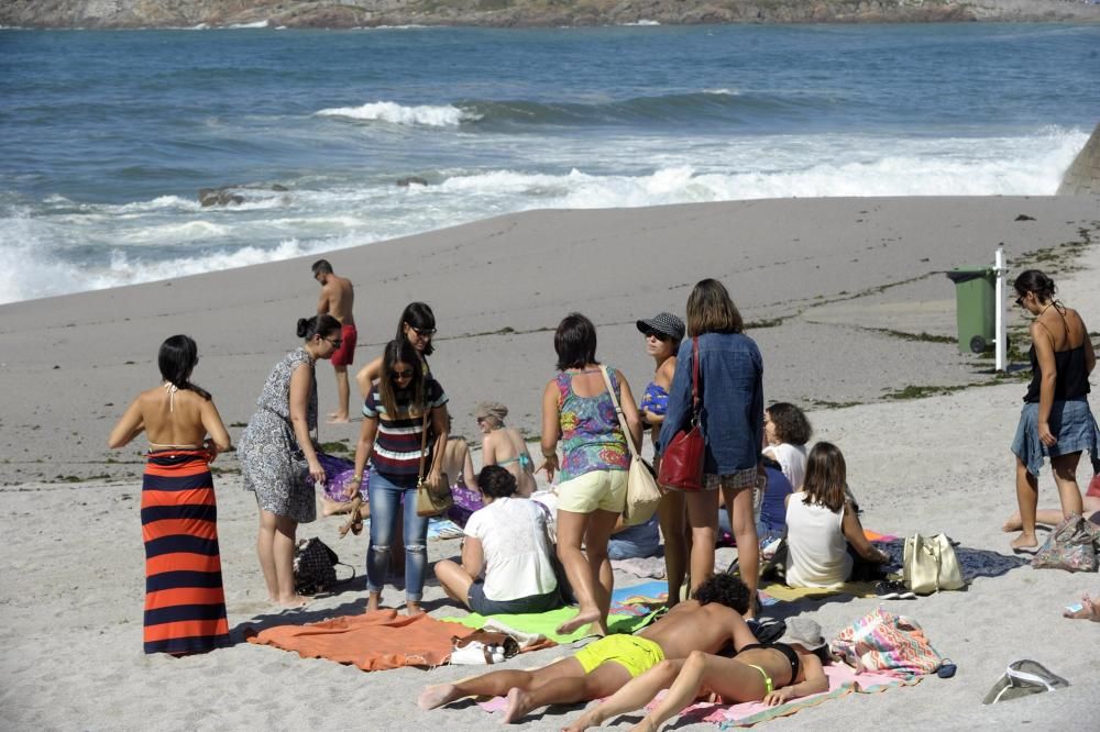 Desalojo de las playas de Riazor y Orzán