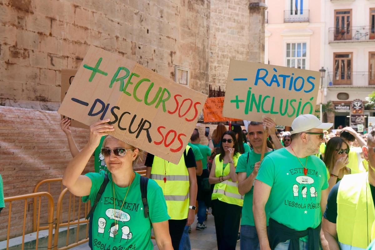 Manifestación en la primera jornada de huelga educativa