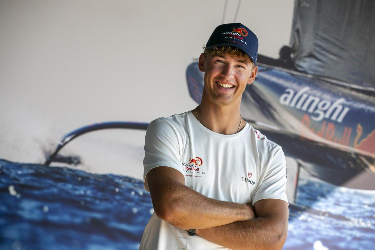 El candidato del equipo de Alinghi Red Bull Racing de la competición de jóvenes de la Copa América de vela, Arno de Planta.