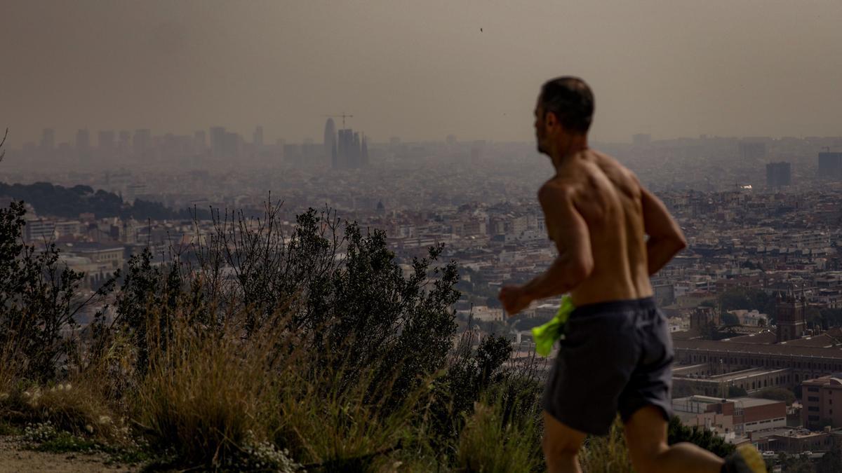 Contaminación y calima por polvo en suspensión del Sahara en Barcelona