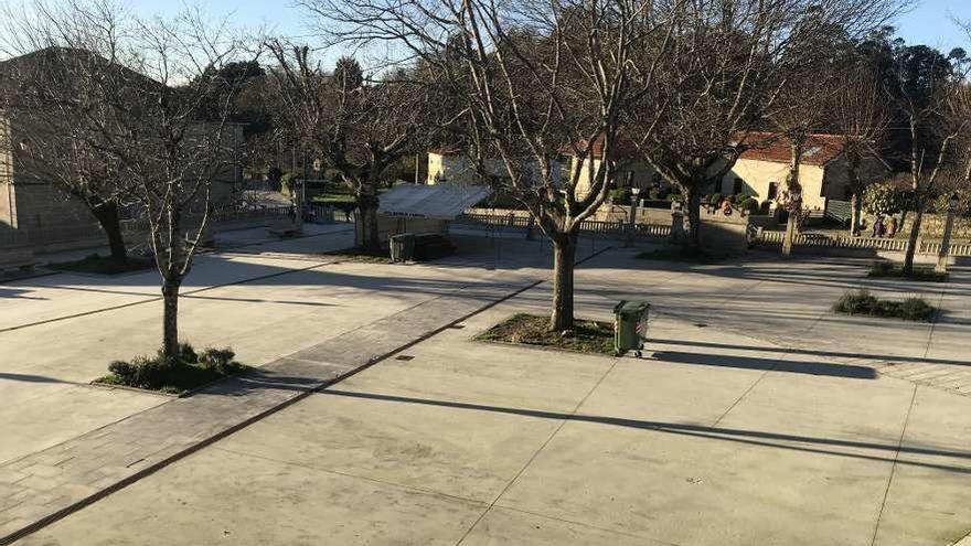 La feria tradicional dominical de A Lama se concentrará en la Alameda. // FdV