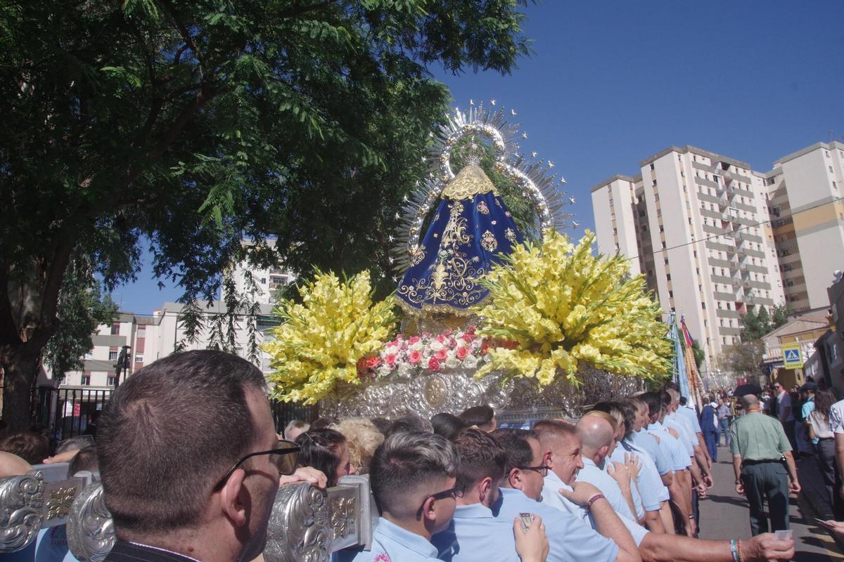 Salida procesional de la Virgen de la Cabeza, en Málaga