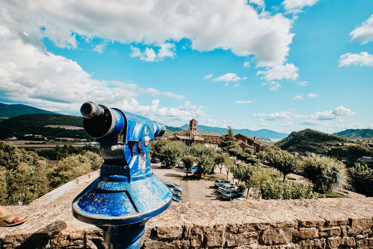 Vista panorámica de Aínsa, la principal ciudad de la ciudad de Aínsa-Sobrarbe, Aragón, España.