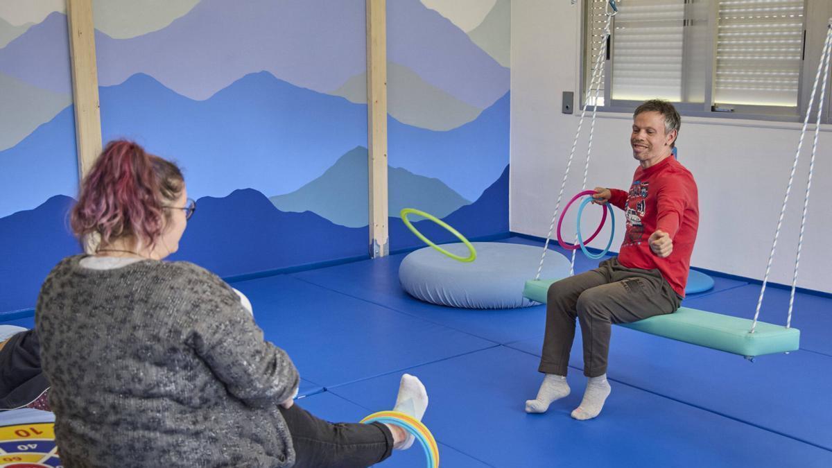 Les imatges de la presentació de la nova sala d'integració sensorial al parc hospitalari Martí i Juliá