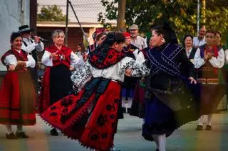 GALERÍA | Actuación de folclore zamorano en la Semana Cultural de Abelón