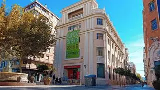 El 'edificio Banesto' de Gandia sale a la venta tras varios años vacío