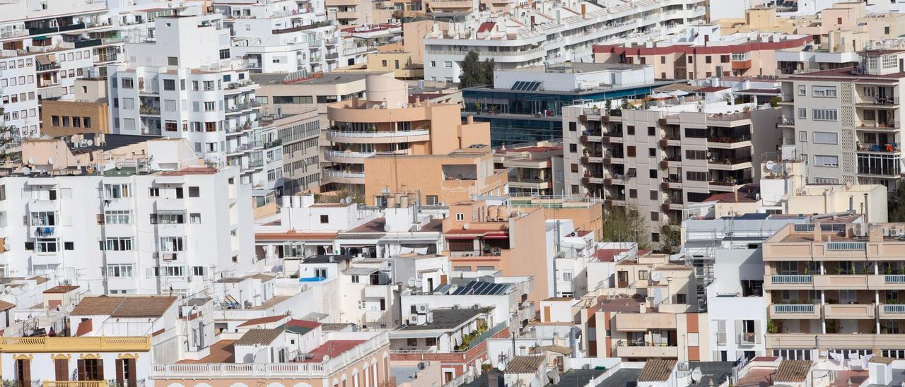 Vista de la ciudad de Eivissa.