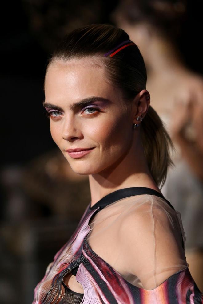 'Beauty look' de Cara Delevingne en el estreno de 'Carnival Row' de Amazon