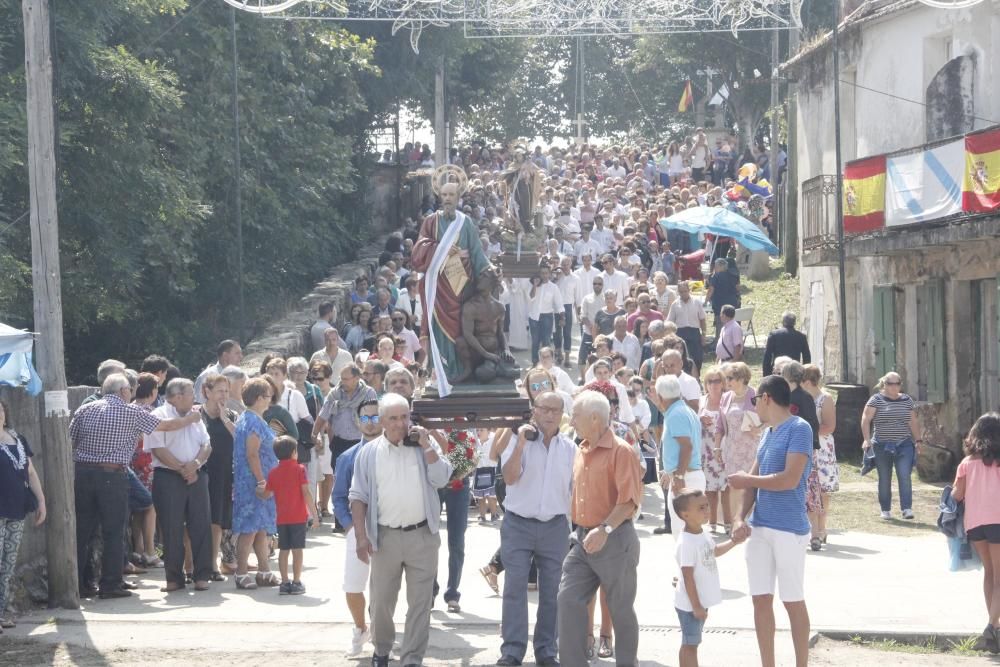 Meira se vuelva en la ofrenda a los marineros